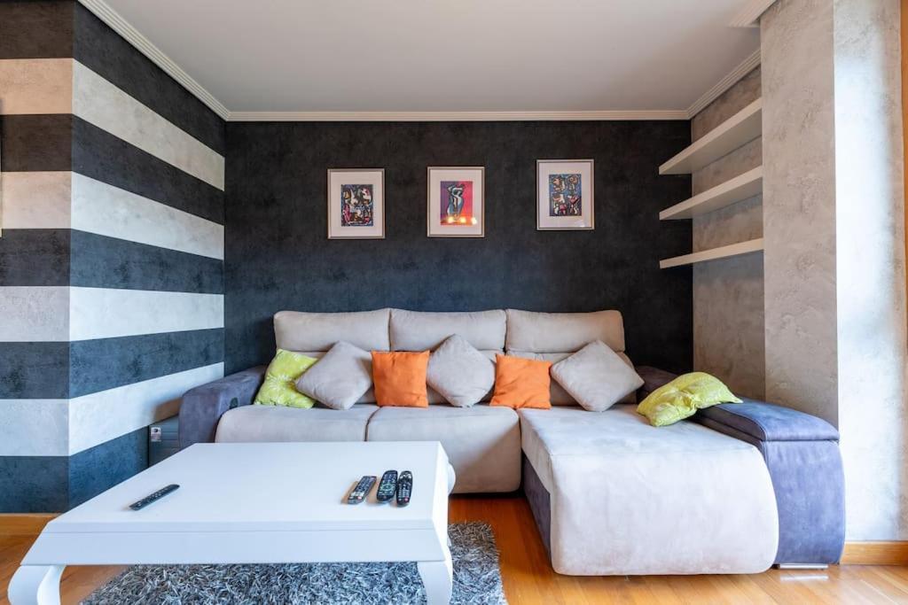 Apartamento En El Corazon De La Ciudad Con Parking Santander Exteriör bild