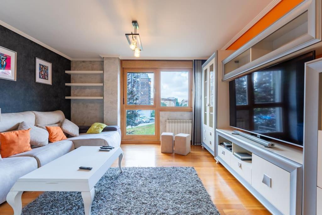 Apartamento En El Corazon De La Ciudad Con Parking Santander Exteriör bild