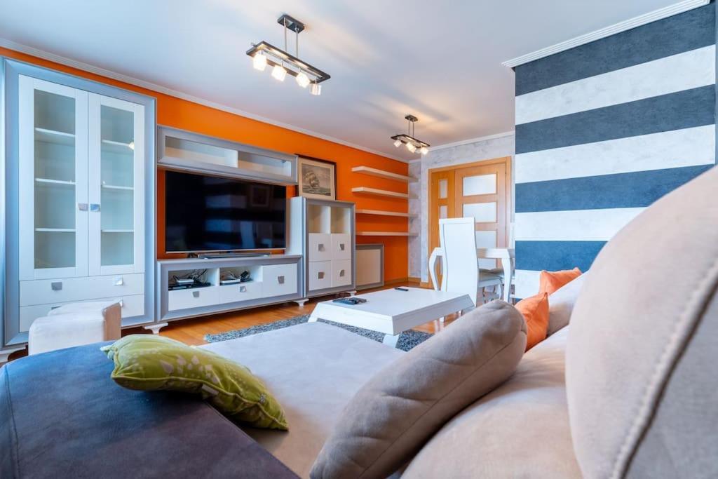 Apartamento En El Corazon De La Ciudad Con Parking Santander Exteriör bild