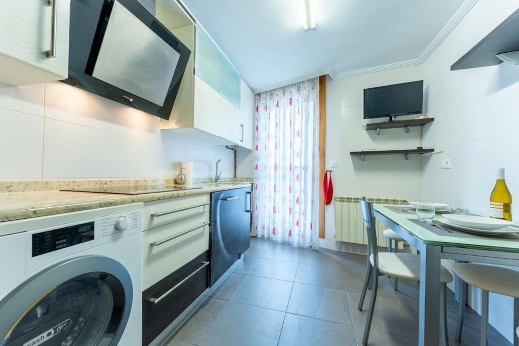 Apartamento En El Corazon De La Ciudad Con Parking Santander Exteriör bild